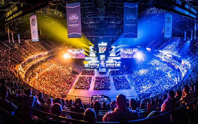 以其深厚的 以其深厚的